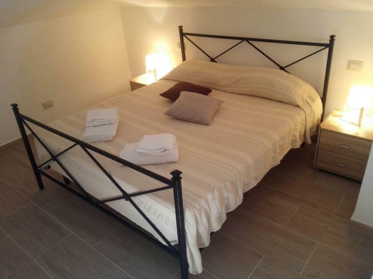 Villa Marysa Studio Apartment Giardini Naxos Bagian luar foto